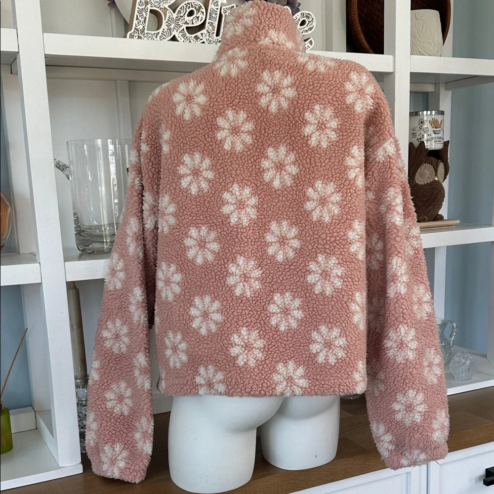 Bundle 5 items @ 10$, pay only 30$ - 2 items free!  Pink Floral Teddy Jacket - Picture 2 of 7